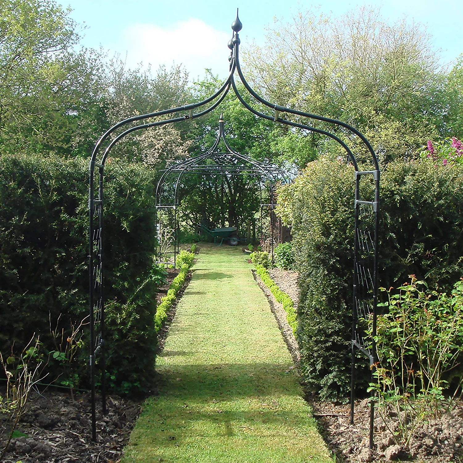 Agriframes Gothic Garden Arch - (H)2.5 X (W)1.5 X (D)0.45 M - Black - Image 2